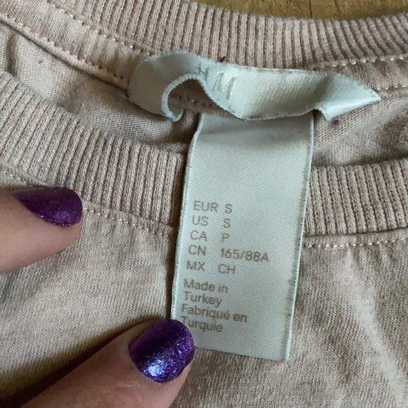 Cute H&M tee shirt - Picture 3 of 3
